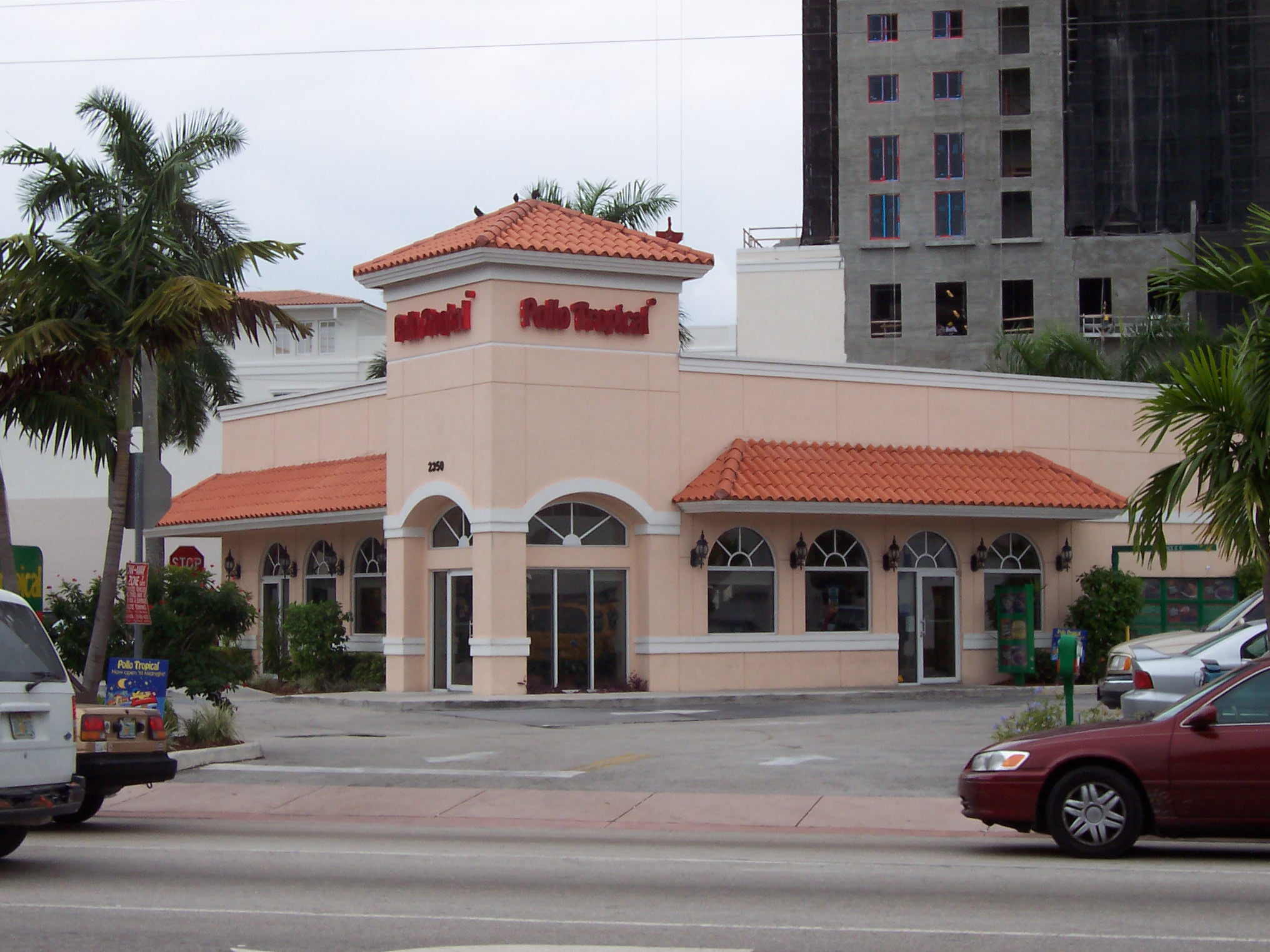 Pollo Tropical Restaurant 100 0339